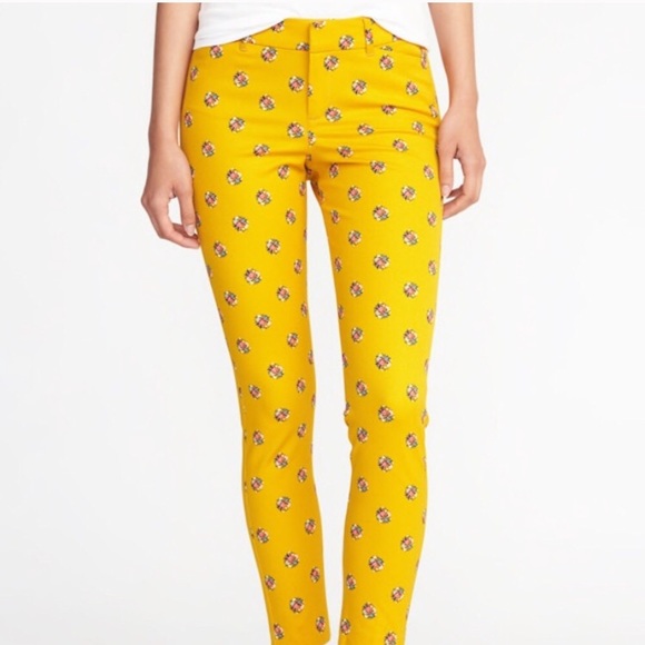 Old Navy Pants - Yellow Summer pants